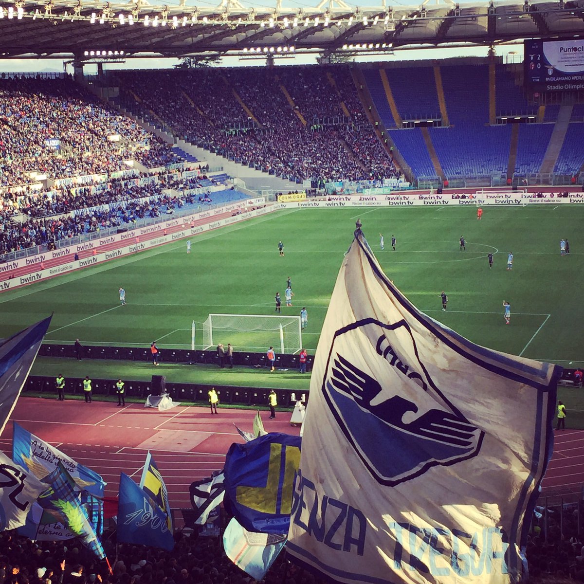 zazandrea's tweet photo. Resilienza Lazio. 🦅
#sslazio1900 #primiinclassifica #laziobologna #curvanord https://t.co/qGOKh0CKC4