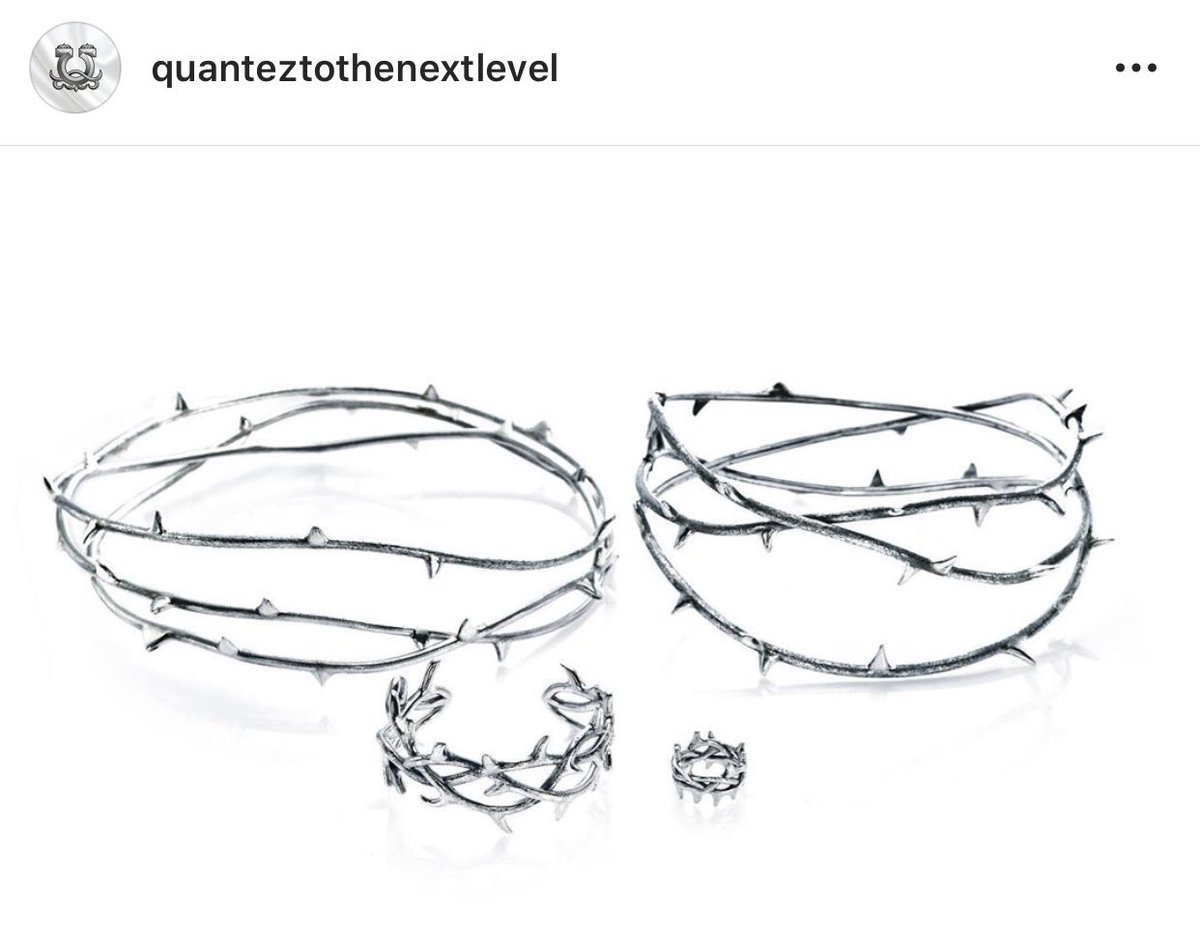 BTS_France_twt's tweet photo. {#Quantez • #BTS}
Voici plus en détail les bijoux créé par la marque Quantez pour le MV de #ON et les photoshoot !
👉🏻 https://t.co/sMDWiUj99n https://t.co/0BhRg6CDJZ