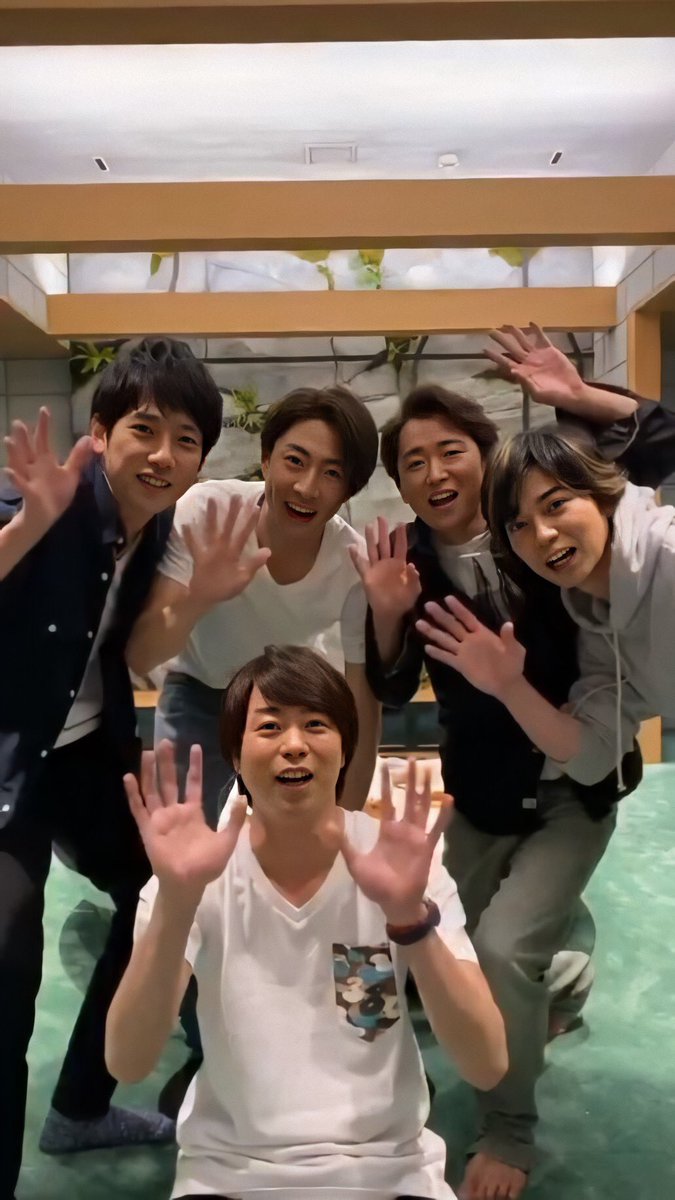 嵐 コロナ対策で外出控えるファンのために急遽インスタライブ 櫻井翔の提案に松本潤が即レス やろうぜやろうぜ ガールズちゃんねる Girls Channel