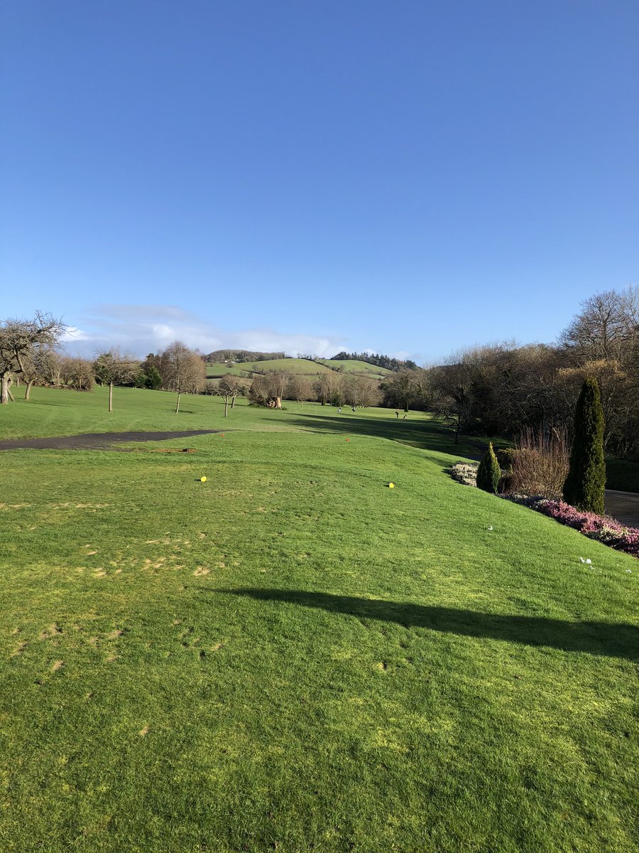 jamesmaxwellgo1's tweet photo. Another beautiful sunny day. Join us for 18 Main Greens and our Fabulous Sunday roast @TeignValley1 #wintergolf #sundayroast #18mains https://t.co/vp6yd7lWk9