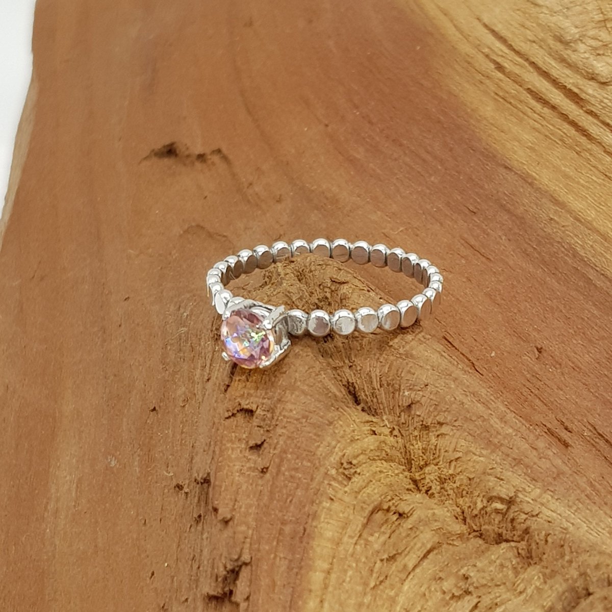 PangolinUK's tweet photo. This Mothers Day treat your mum to a beautiful piece of handmade jewellery. A precious keepsake that shows shes one of a kind. Find these unique treasures and more at https://t.co/6d64qMjAC3
#etsyuk #pangolincreations #mothersday #quartz #handmade #shophandmadeuk https://t.co/AoBs0uvB7t