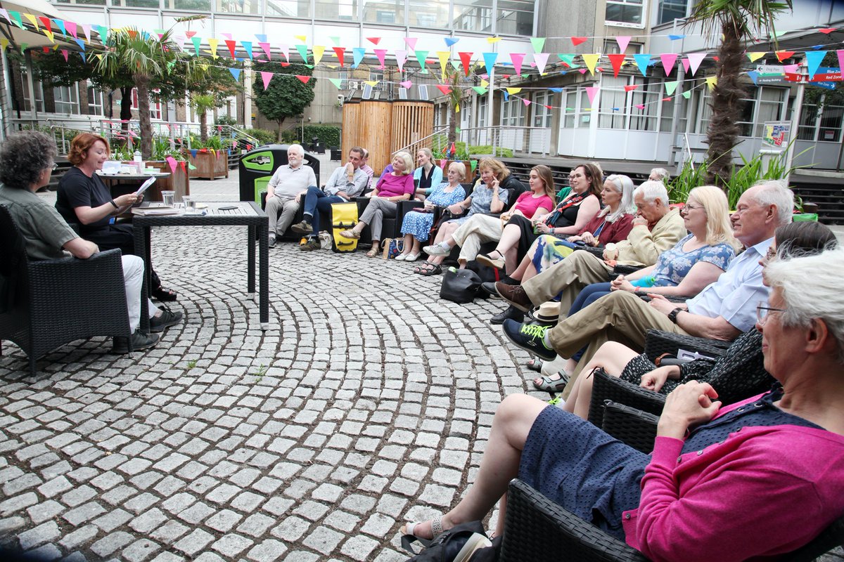 CassShortCourse's tweet image. Today is the Launch of the Digitised Archive of the #Irish in Britain🇮🇪 
We would like to take this opportunity to remind about our #IrishWritersinLondonSummerSchool @LonIrishWriters 
Now celebrating its 25th anniversary🥂
More details👉bit.ly/2PBBXrR @londonmetlib