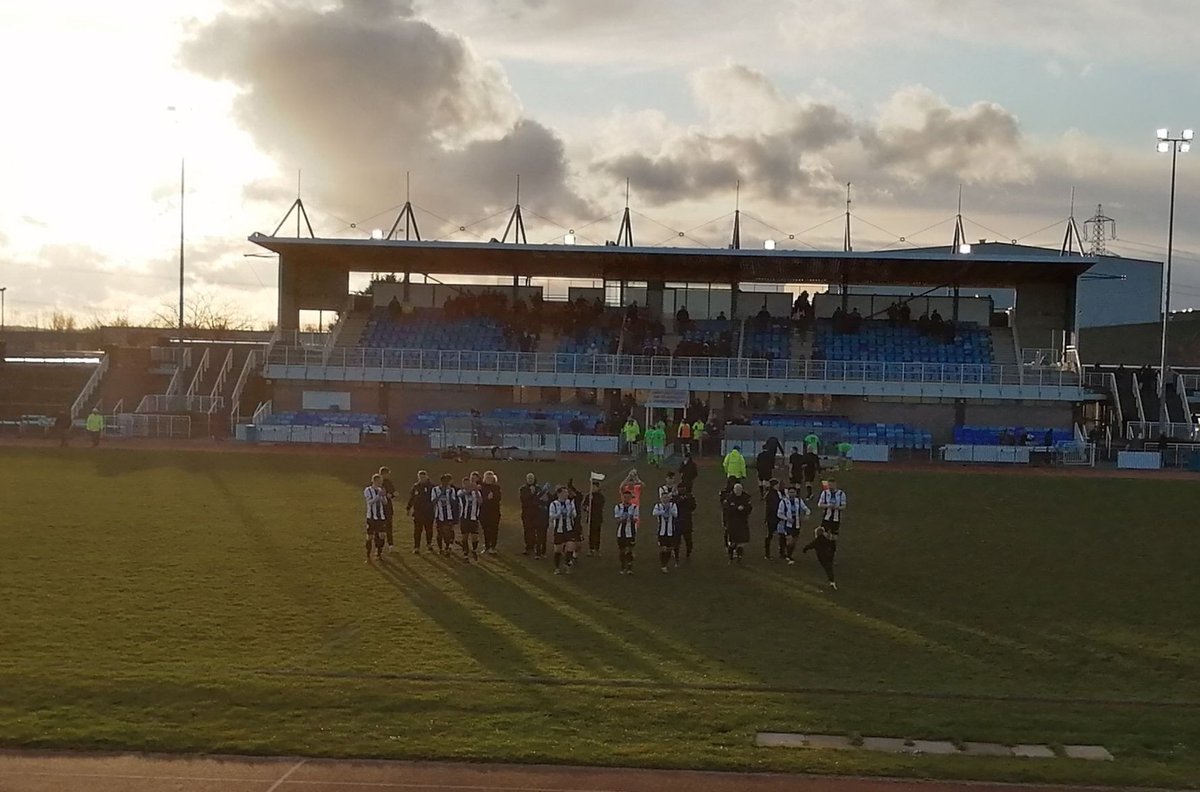 granthamtownfc's tweet photo. Morning Gingerbreads! Sundays feel better after a winning Saturday! https://t.co/Y7hYYDftPJ