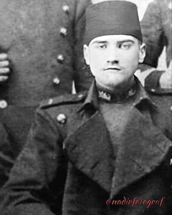Atatürk 18 yaşındayken, ilk defa görüyorum bunu