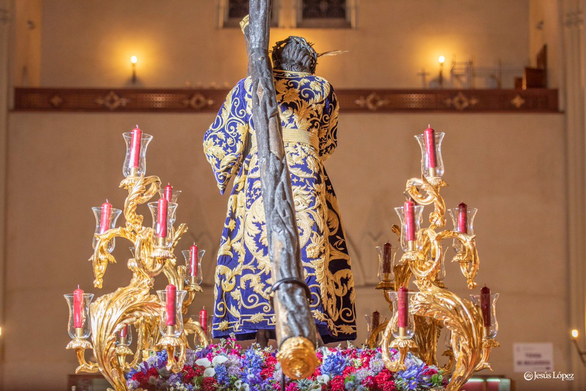 Nuestro Padre Jesús de la Salud preside ya las andas con las que será Trasladado a la Santa Iglesia Catedral de Sevilla, D.M., el lunes 2 de Marzo.

ℹ️ hermandaddelosgitanos.com/el-senor-de-la…

#SaludyAngustias #VíaCrucisSevilla2020
