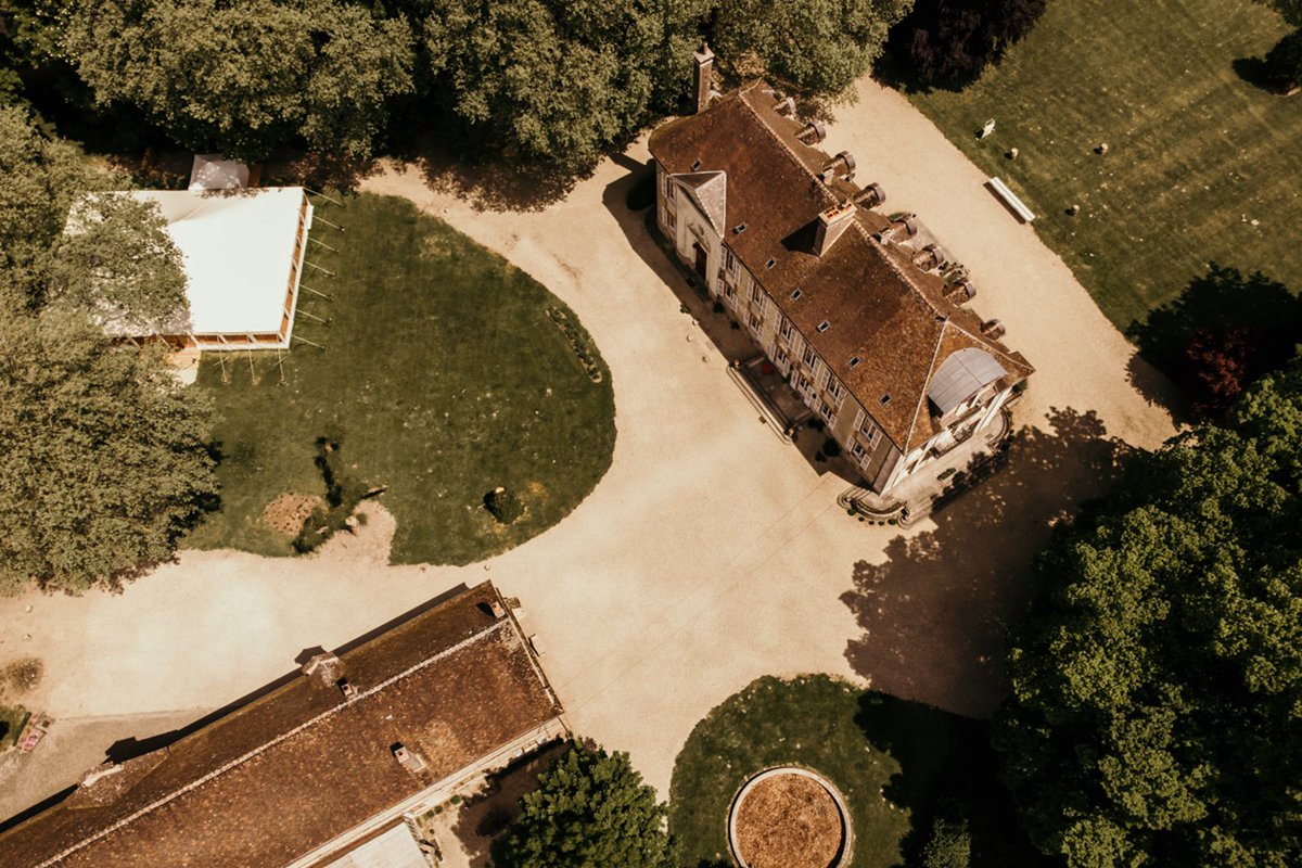deVauluisant's tweet photo. Prenons de la hauteur! #wedding #mariage #bourgogne #yonne #tourism https://t.co/qGITRTQgaN