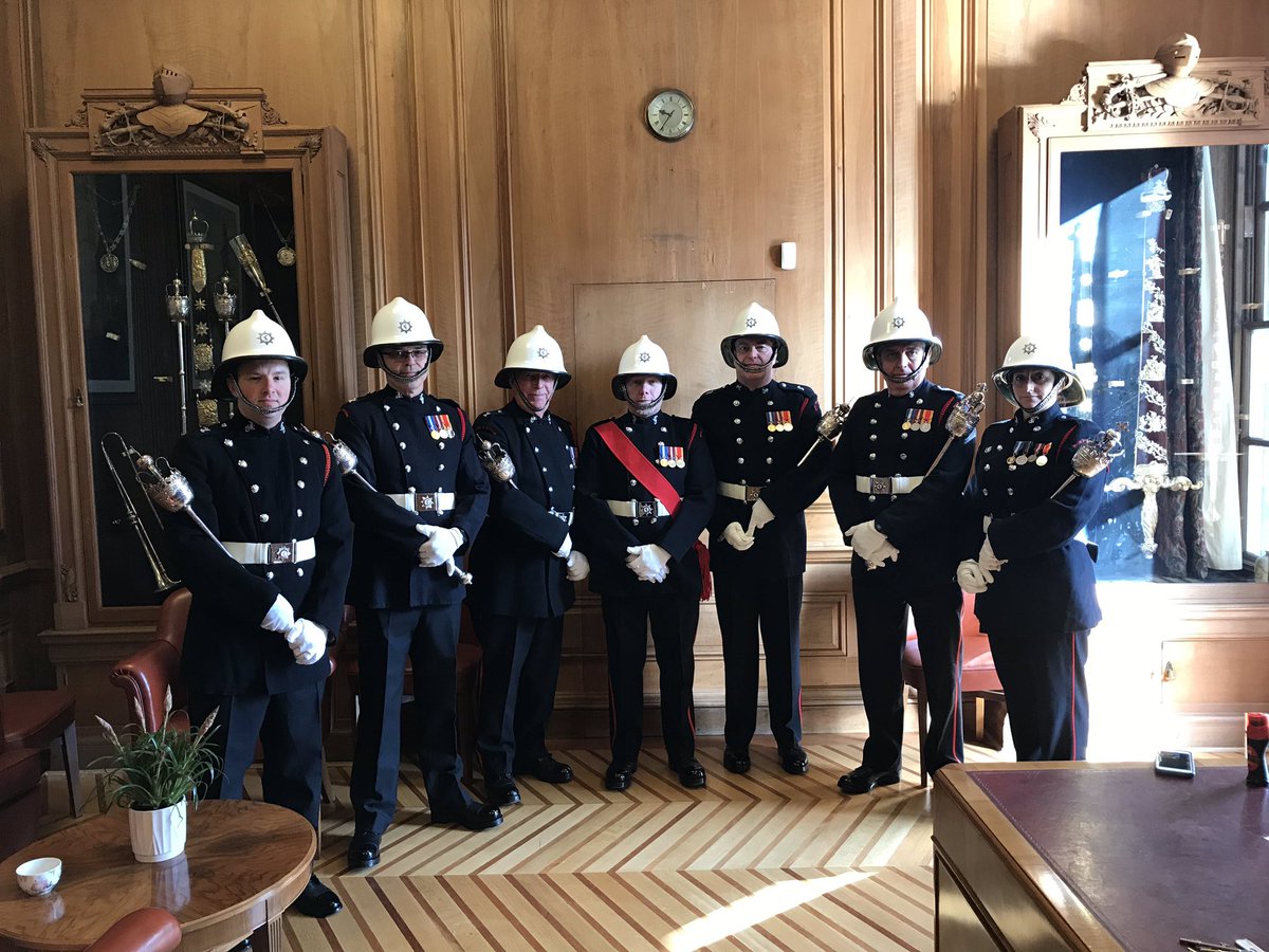 brislordmayor's tweet photo. Just getting reading for the Lord Mayors Annual Civic Service #Chapel800 with @AvonFireRescue Mace Escort looking very smart indeed 😊@LordBristol https://t.co/lW6xrbm0Xr