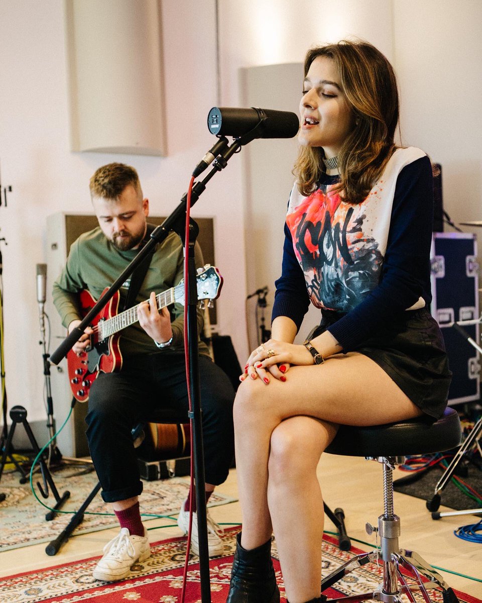 lilicaseley's tweet photo. Some photos by Nick Illiot from our @hoax1994 live session at @DecoySound ! Video session for C’est La Vie out in April 🕊 #livesession #hoaxlivesession #decoystudios https://t.co/8Ih4q4Lmyx