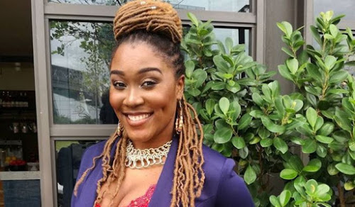 Zalebs's tweet photo. #LadyZamar sure is trending today and sets the record straight #mybuisness #gunsblazing #recordstraight

https://t.co/vP5YsuVNYm https://t.co/FRLL9ShrHh