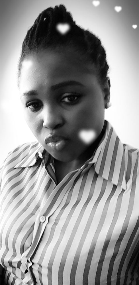 S_styleblog's tweet photo. Black and white is my favorite #MonochromeChallenge9ja #MerikeGeniuneLovers #simplestylebook https://t.co/2IuE0iGOlP