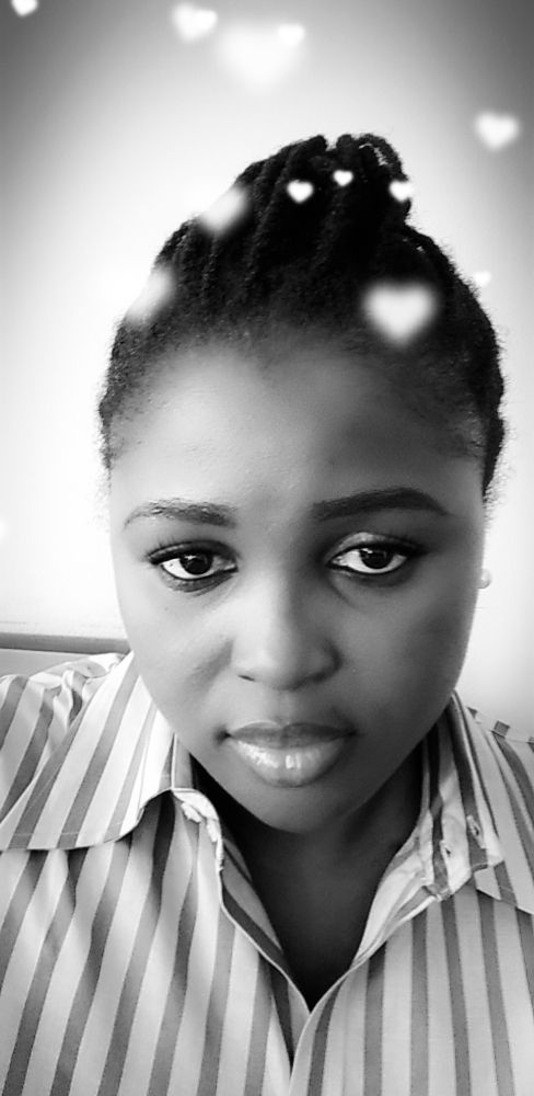 S_styleblog's tweet photo. Black and white is my favorite #MonochromeChallenge9ja #MerikeGeniuneLovers #simplestylebook https://t.co/2IuE0iGOlP