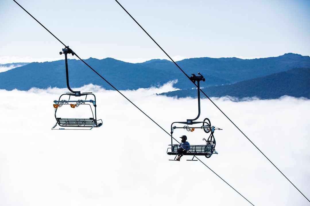 WarrenMillerMov's tweet photo. Enjoying the last moments of the mountain biking season, and day dreaming of powder days 🚴‍♂️🔜⛷

PC: Thredbo Resort https://t.co/V4BZFhmV4V