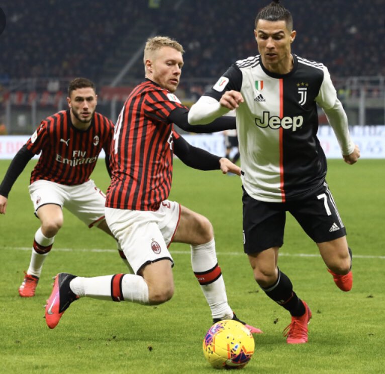 emanuelefiano's tweet photo. Non mi pare che il mondo del #calcio stia prendendo decisioni coerenti. Se è giusto rinviare una partita importante come #Juventus-#Inter, non si capisce perché tre giorni dopo si possa giocare Juventus-#Milan peraltro a porte aperte e con la sola esclusione dei tifosi lombardi. https://t.co/DMRlEFWHeV