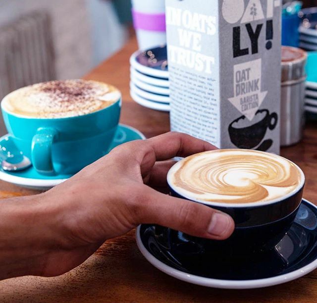 Oat Latte or Cappuccino? Easily the most popular Alternative Milk we find it’s a big hit all round. 
#oatmilk #oatmilklatte #oatmilkcoffee #sw16 #streatham #londoncafe #milkalternative #londoncoffeeshops ift.tt/2VzMKqr