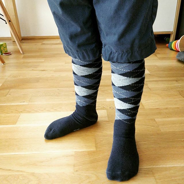 engestudio's tweet photo. Frühlingsbeginn. Zeit um die Kurze aus dem Kasten zu holen. 
#dersommerkommt #stylepolizei https://t.co/jEFm5OQtnR https://t.co/V5zowg7med