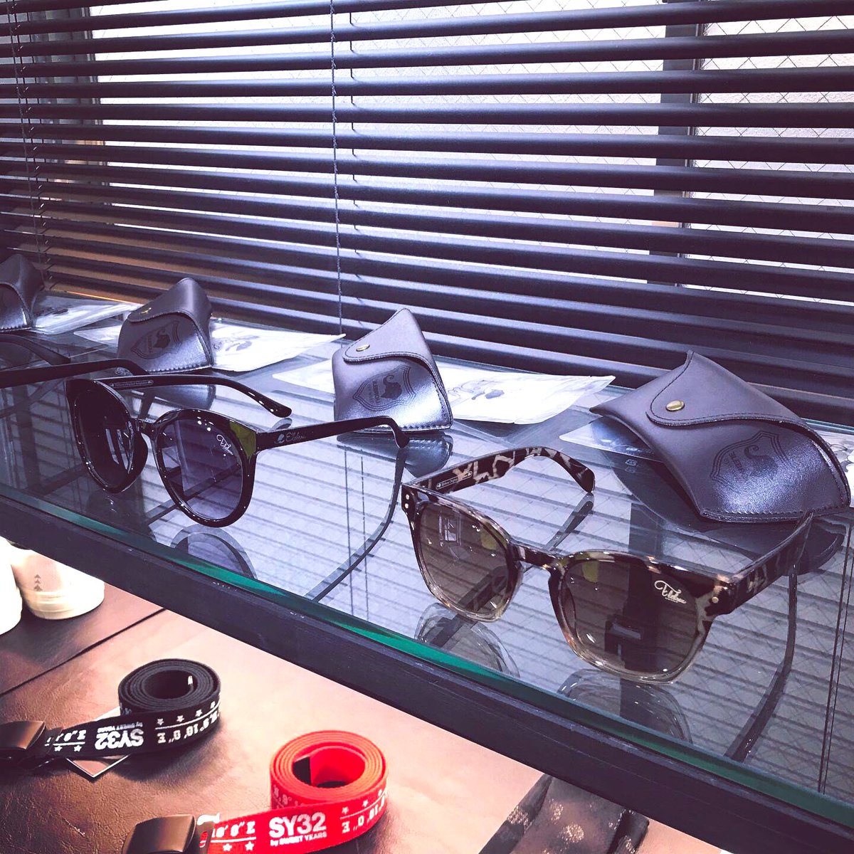 verite2015's tweet photo. サングラスを入荷🕶
男女共にお楽しみ頂けるユニセックスモデル☆
オリジナルケース付で5,093円(税込)とお値段もリーズナブル♪
是非一度お試しください。

#ELEBROU
#エレブロ
#サングラス https://t.co/FDSJAWAw2n