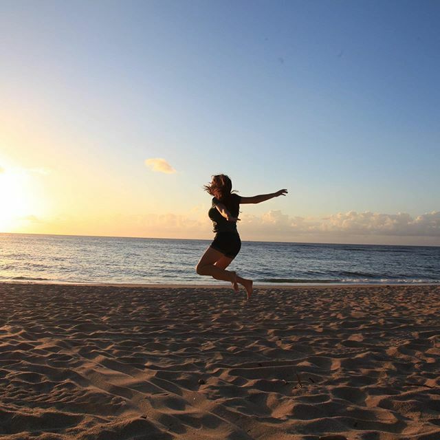 rollaroaster's tweet photo. Sometimes you just have to jump toward the ocean! https://t.co/vR6rwb6l8E https://t.co/MQ8r3oSach
