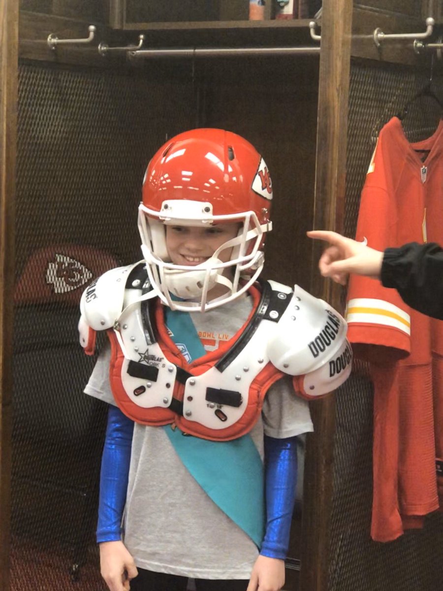 Schoneman_math's tweet photo. @PatrickMahomes I don’t think you need to worry about her taking your job, but we loved checking out all the awesomeness at Arrowhead today! #ChiefsKingdom https://t.co/q6td0ZwRZd