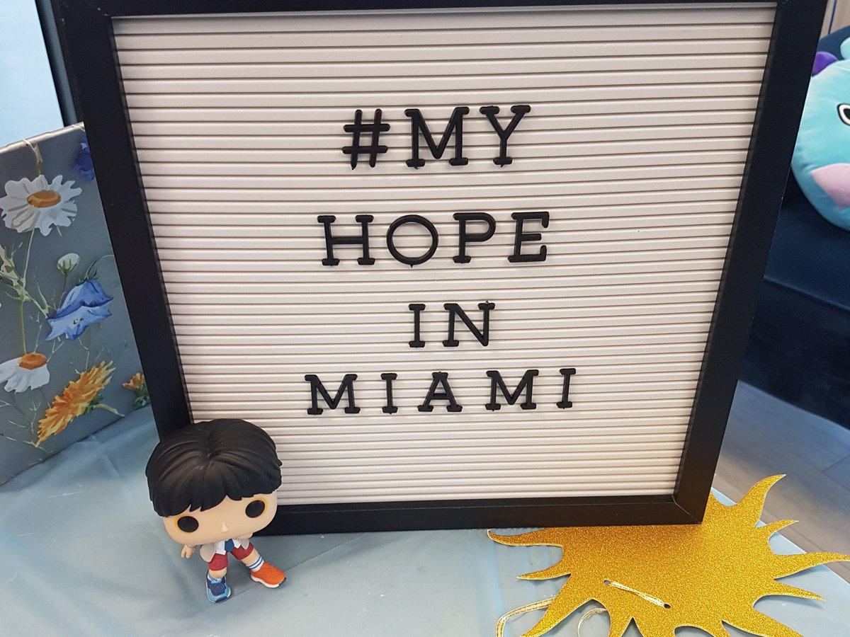 Jamericanese94's tweet photo. More J-Hope cuz why not ยฏ\_(ใ)_/ยฏ๐
Thank you @yxjkook, @vminkook36 & @eenieminimonimo
#HappyJHopeDay #MyHopeInMiami https://t.co/ofSXIF9Wc6