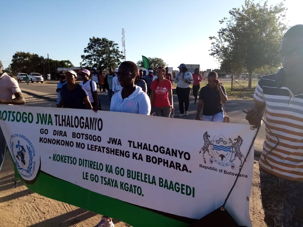 Mma_Kennedy's tweet photo. #WalkAgainstDepression
#Masunga
Thursday we did #workplacementalhealth as a build up
Then we did the walk & talks #Friday
Our little efforts
#MentalHealthAwareness
#Mentalhealthmatters
From here we going to #Zowa re kopa thotloetso..it is our last village for this campaign https://t.co/MrCBcP7yXn