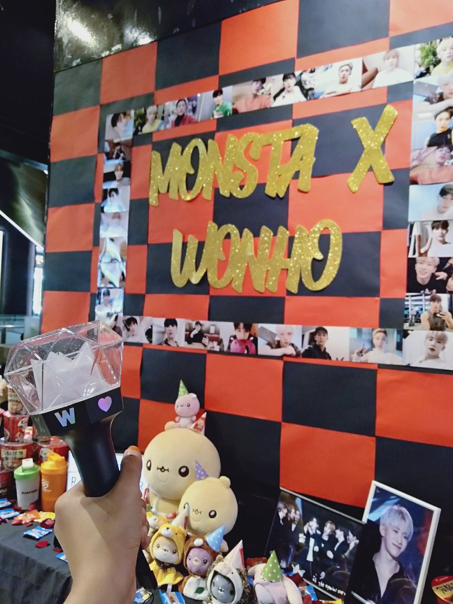 starry_nightjpg's tweet photo. Thank you to the friendly admins for organising bunny Wonho event 🌟 ♥️ OT7 @jkeh25 I miss Wonho 😭😭
#RE_MEMBERcafe
@bebe930301 https://t.co/oMo6Ye7dk1