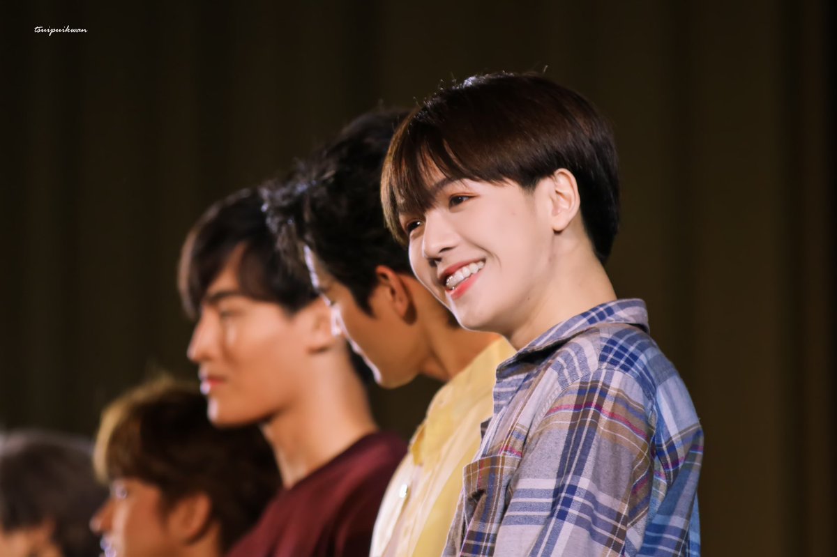 yourstyle0320's tweet photo. KaoEarth 💛💛💛
#UWMALastingPromise
#NineHeart 
#cooheart 
#number_9th 
@numberx9th @FlukeNatouch https://t.co/UnDlRVFXAj