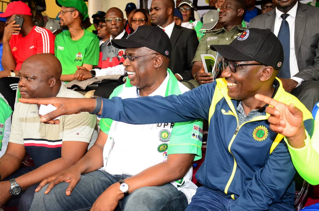 AbbaAudu_'s tweet photo. PHOTO NEWS: 

HMoSPR @HETimipreSylva, GMD @NNPCgroup Mallam @MKKyari joined other Oil Industry Chief Executives to witness #TeamNNPC emerge Overall Winner at the Closing Ceremony of the 18th Nigeria Oil Industry Games (NOGIG 2020) in Lagos Yesterday. https://t.co/vEdhb31mvZ