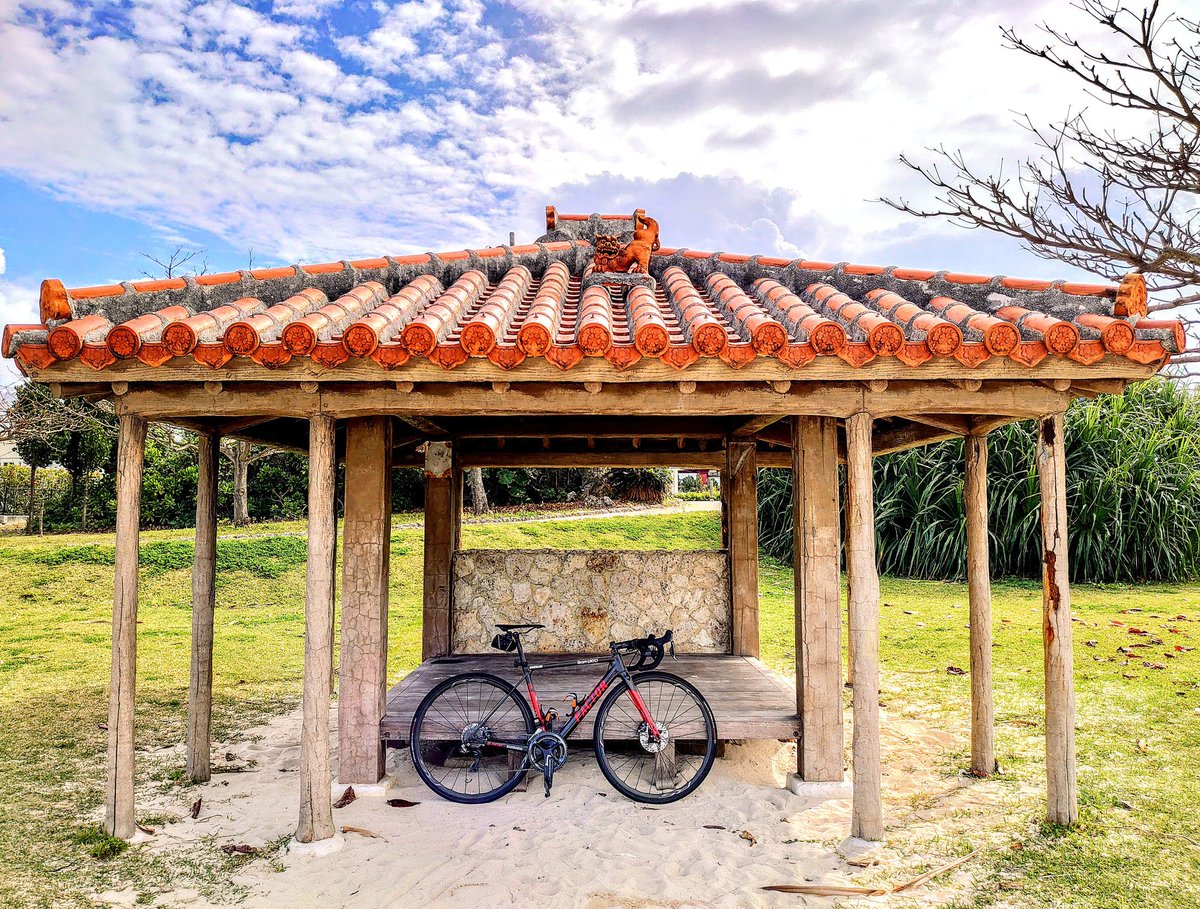 koheiUchima's tweet photo. 南からの湿った風が....
この後雨かな☔
#Factor
#o2
#SHIMANO
#diskbrake
#TeamUkyo https://t.co/OjhfqzRZpQ