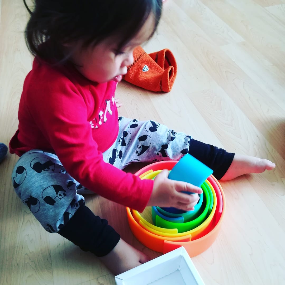 denatoys's tweet photo. ¿Quién hubiera dicho que antes era un arcoíris? 😏🌈
Con nuestro arcoíris Waldorf, estimulamos su creatividad y ellos liberan su potencial. 💡🙌 Muchas gracias @latelier_de_pao! 😍🤗
•••••••
#montessori #waldorfrainbow #waldorf https://t.co/1uTSsAvMHY