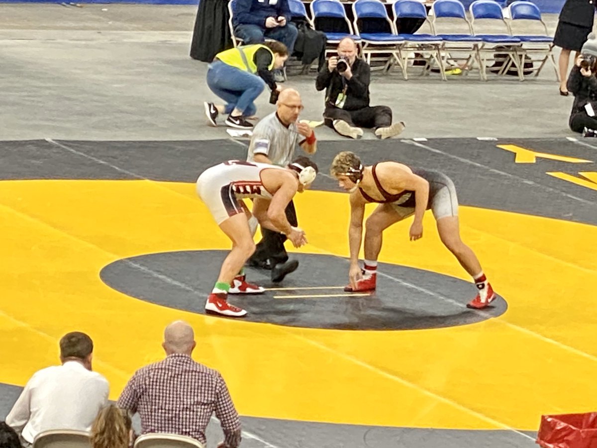 WrestleSherwood's tweet photo. At 220 lbs, @BryanCuthberts3 gives up a late takedown and nearfall to fall 11-7 to Titus Schulz of Mountain View in the championship match. Will finish as runner-up for the second year in a row. #BringingHomeHardware #SherwoodStrong #TenaciousTen #OSAAstate https://t.co/MpaHZKThec