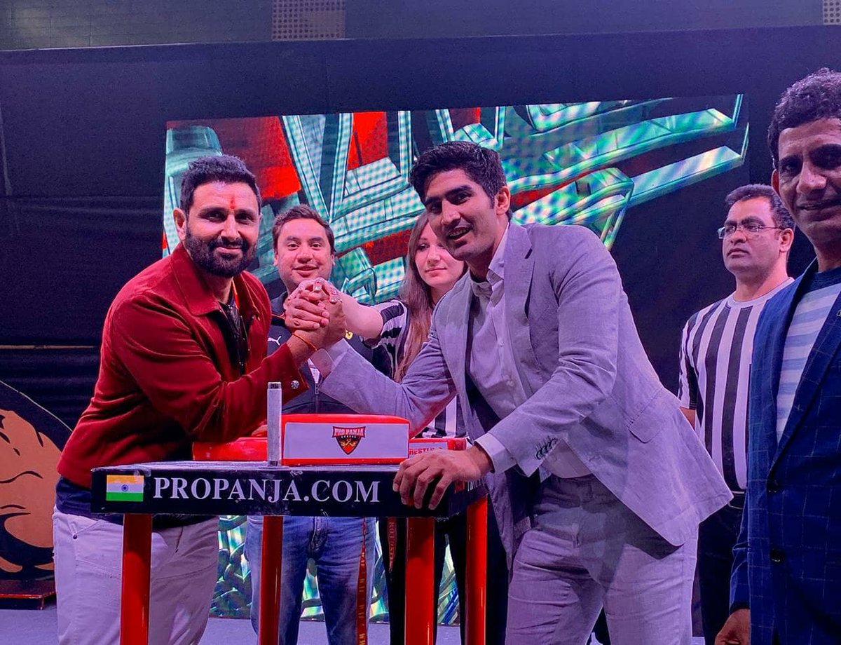 iosindiaoff's tweet photo. Great show of strength at Pro Panja league at thyagraj stadium in New Delhi.
Sports minister @KirenRijiju , @boxervijender , @imneeravtomar and @DabasParvin marked their presence at the opening ceremony.
@ProPanjaLeague
💪
#strengthgame #power #fitlife #armwrestling #fitness https://t.co/dQWydhwhjf