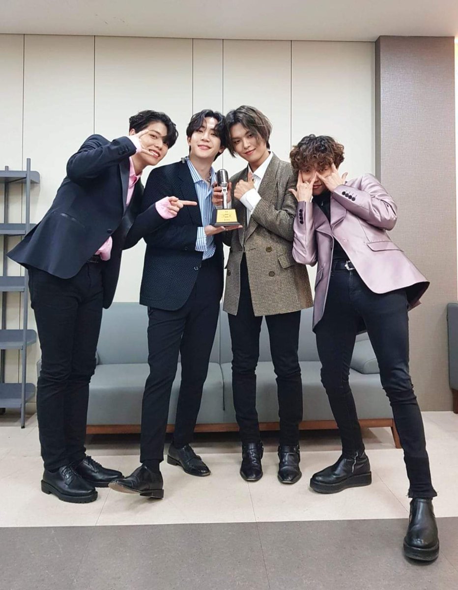 불후의 명곡 첫 출연 
우승 축하드립니다🎉

facebook.com/16453729423854…

#더로즈 #TheRose