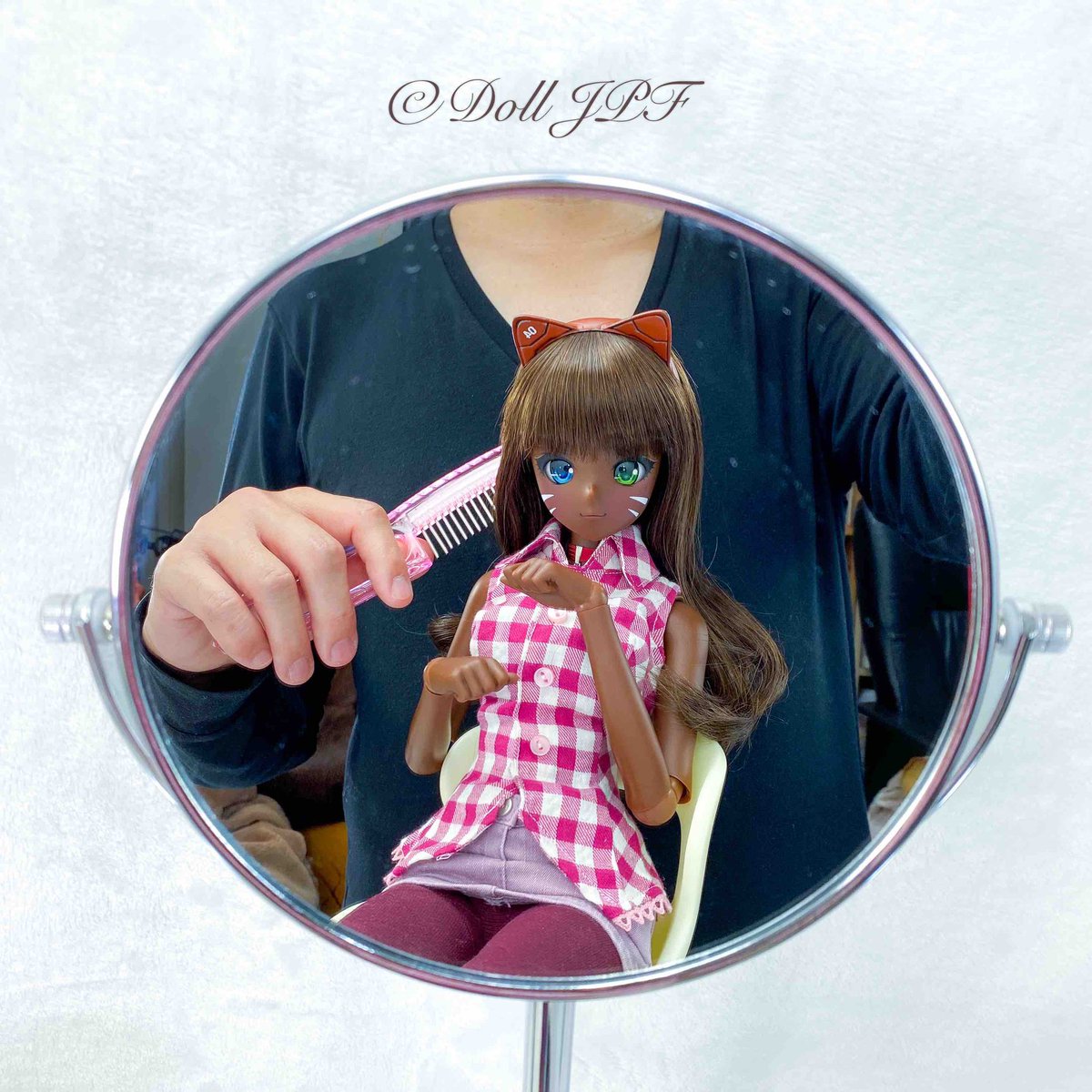 AndroidPDF's tweet photo. Doll F: 髪の毛をセットする時間だよ💕 .
舞ちゃん: ハイニャン😺〜 .
Doll F: Time to set your hair💕~ .
Mai-chan: Ok meow 😺~ .
#littlewonderwardrobe #setwig #sethair
#smartdoll #smartdollprowess #catgirl #dolljpf #culturejapan #doll #dollphotography #fashiondoll https://t.co/tbiddvOCkt