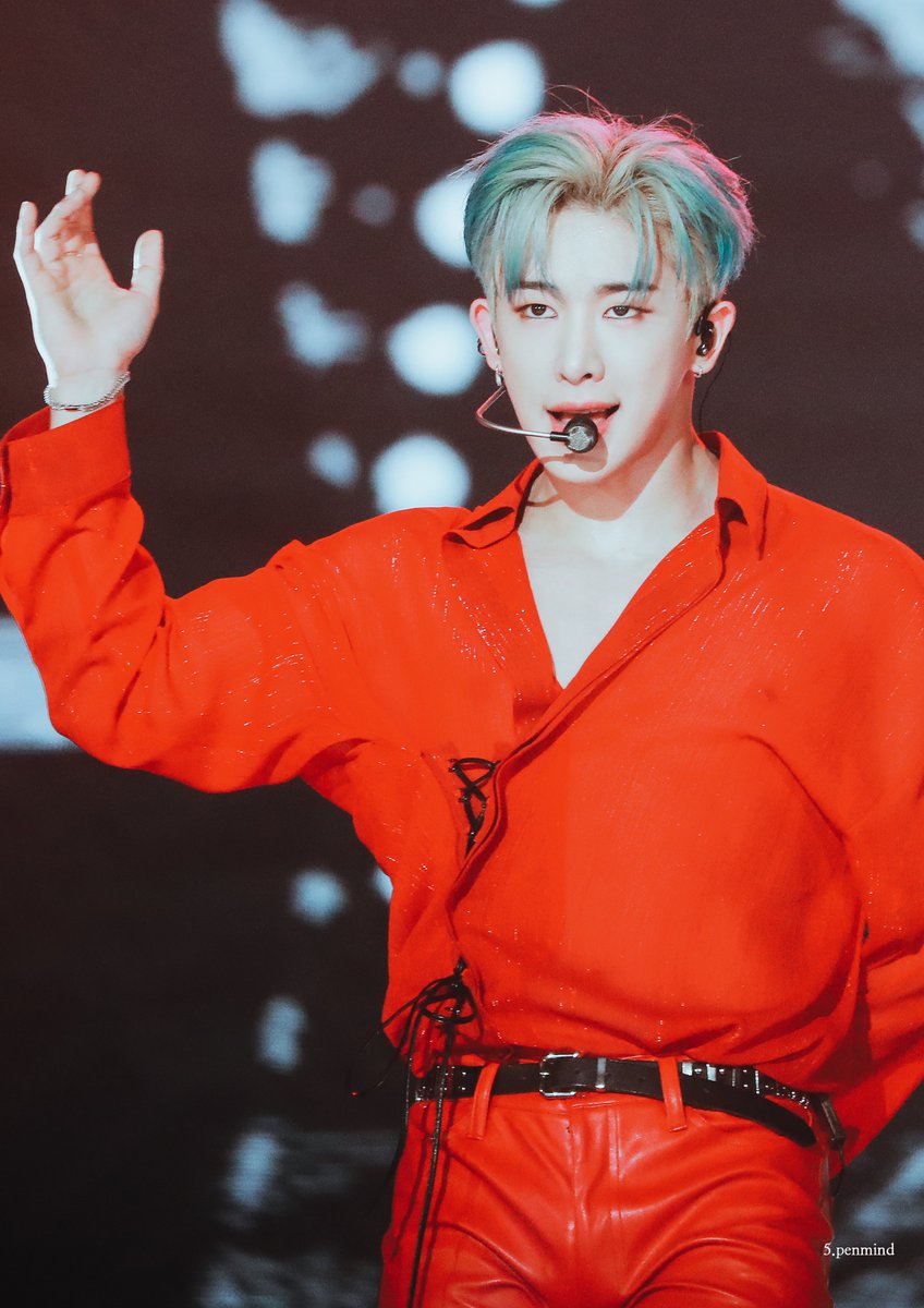 O5penmind's tweet photo. 무대에서 제일 빛나고 예쁜 원호야 사랑해! 
#MONSTA_X #WONHO #몬스타엑스 #원호 https://t.co/B2JTXWYA8c