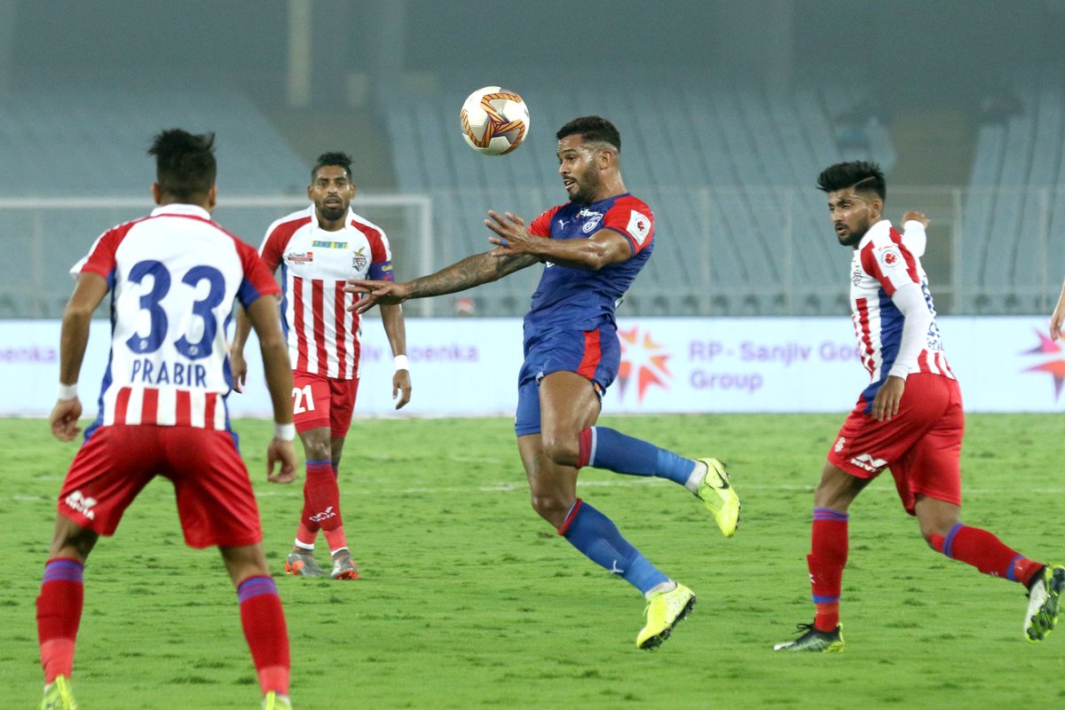 Raphael_A12's tweet photo. We've worked hard for tonight. Wishing all my teammates the best of luck. Come on, BFC! #BFCATK 🇧🇷🔵💪🏼 https://t.co/gIgsQD7Yd1