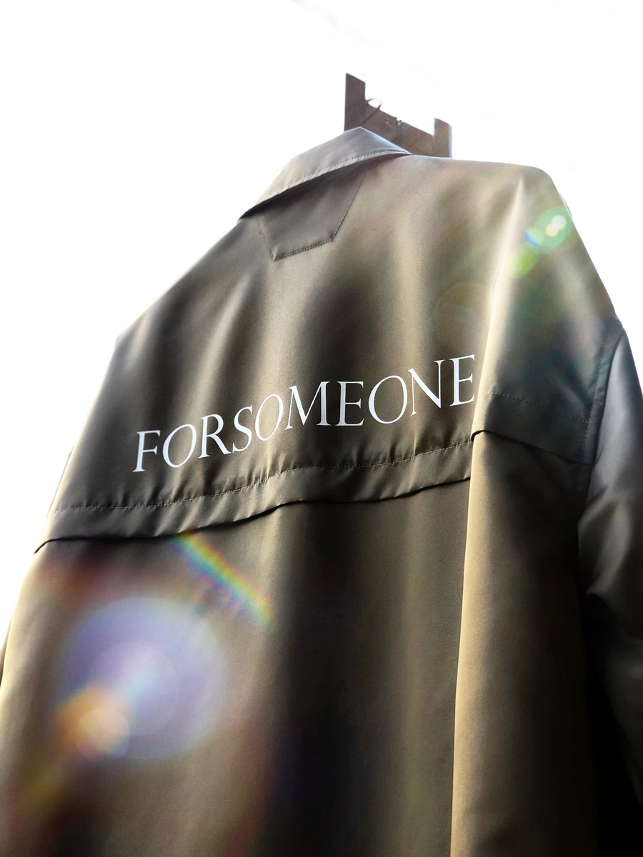 forsomeone_001's tweet photo. WIND COAT
¥74,800(税込)
高密度のリモンタ社製ナイロンツイルを使用したオーバーサイズのベンチコート。

ONLINE STORE
https://t.co/YW6f5rDAhb
 
FORSOMEONE FLAGSHIP STORE
東京都目黒区東山2-3-4 1F
OPEN :12:00-21:00

#FORSOMEONE
#SS20
#WINDCOAT https://t.co/kbu9aYnvAV