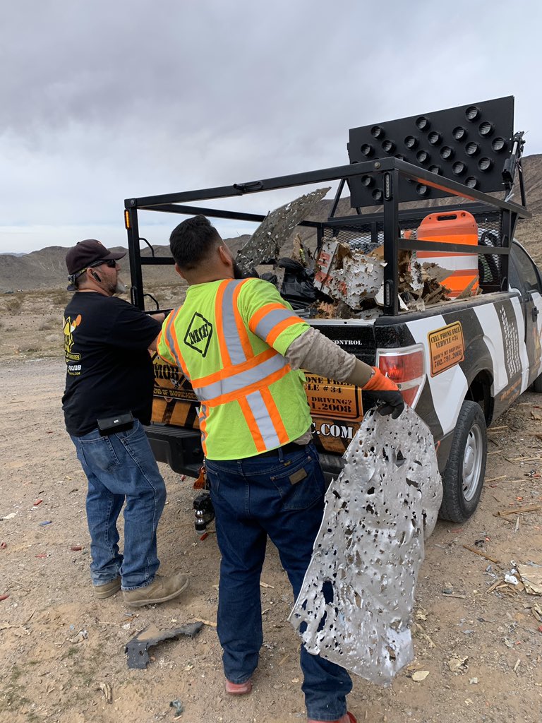 pritchett_jeff's tweet photo. Mint 400 Desert clean up. #mastersofbarricades #mobtraffic #specialevent #mint400 #trafficcontrol #vegas #mob https://t.co/CFW815wr11