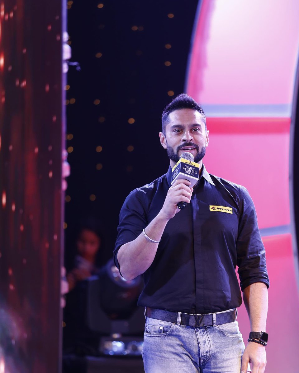 JKTyreRacing's tweet photo. Guess who was the chief guest of our event? 
The heart of racing &amp; The Arjuna Awardee Gaurav Gill! 
Watch him address the participants of JK Tyre Times Women’s Drive, North Chapter.
@JKTyreCorporate @Gillracing 
#livedriven #shesgotthedrive #jktyre #timeswomensdrive #womensdrive https://t.co/xEjF09FAeH
