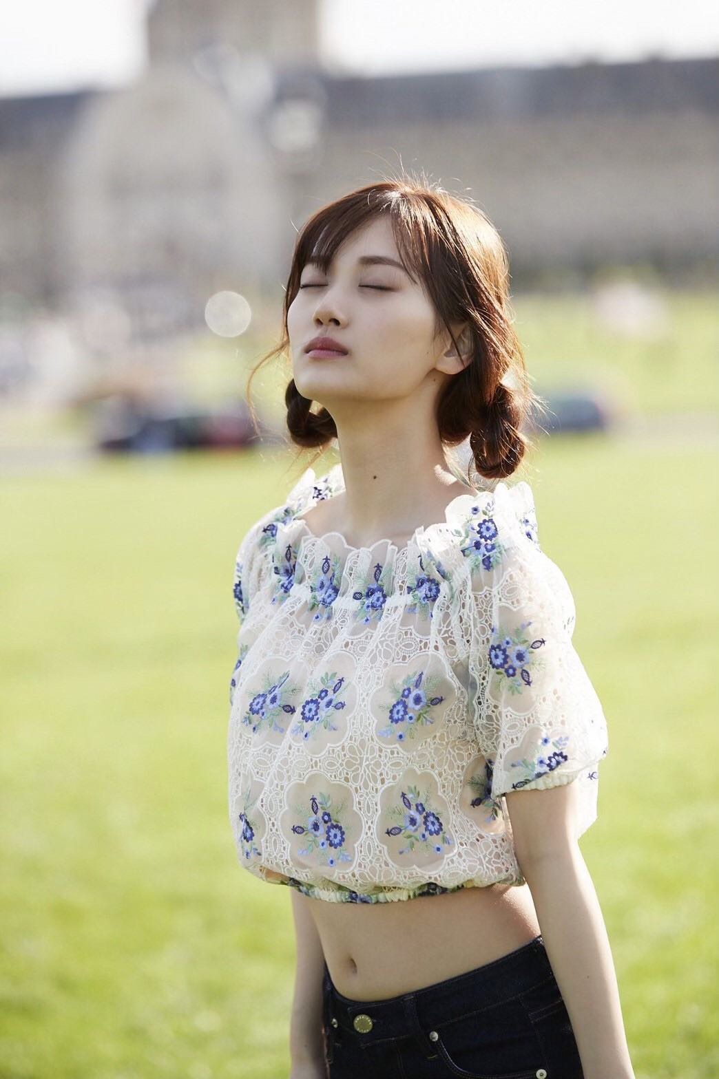 乃木坂46 山下美月1st写真集 「忘れられない人」