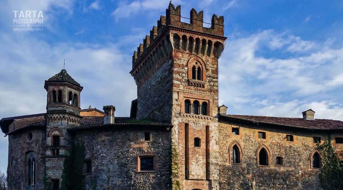 An authentic architectural jewel! ✨
The Marne Castle is one of the most fascinating places in Lombardy: let yourself be overwhelmed by its medieval atmosphere!
🏰💖

bit.ly/39466HK

📍 Castello di Marne
📷@tartaphotography

#visitbergamo #bergamojustamazing #inlombardia