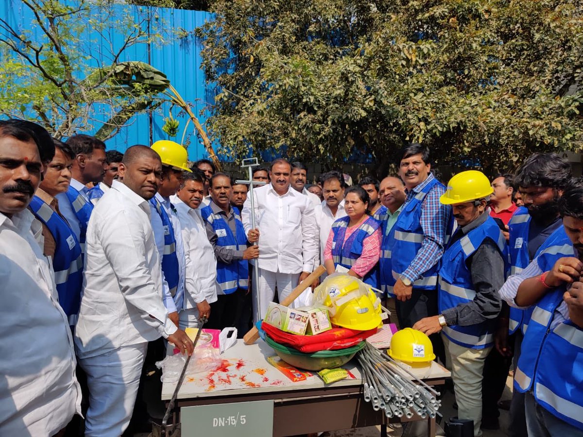 Taking over sewerage network under O&M XV in the presence of ⁦@GandhiArekapudi⁩,ED HMWSSB ⁦@MDHMWSSB⁩ ⁦@KTRTRS⁩