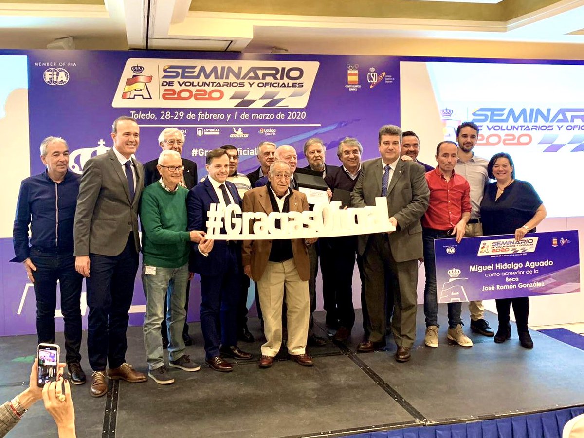 ManuelAvino's tweet photo. Anoche tuvo lugar la entrega de insignias de plata y oro a nuestros oficiales con 25 y 50 años de trayectoria en el automovilismo Español🇪🇸. Imposible sentir mayor admiración y agradecimiento hacia todos ellos, pilar imprescindible en nuestro deporte. #GraciasOficial @RFEdeA. https://t.co/HEMRByXYbs