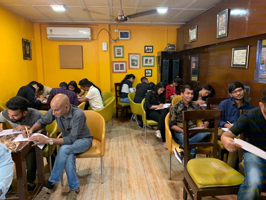 prithvithereal's tweet photo. Rethinking social media marketing with Dr. Khushboo Pandya
@digification @digikops @MillionaireTal2
#Digification #kopsmedia #digikops #DMCommunityUdaipur #DigitalMarketingMeetup #SocialMediaMeetup #DigitalUdaipur https://t.co/akSnSuc015