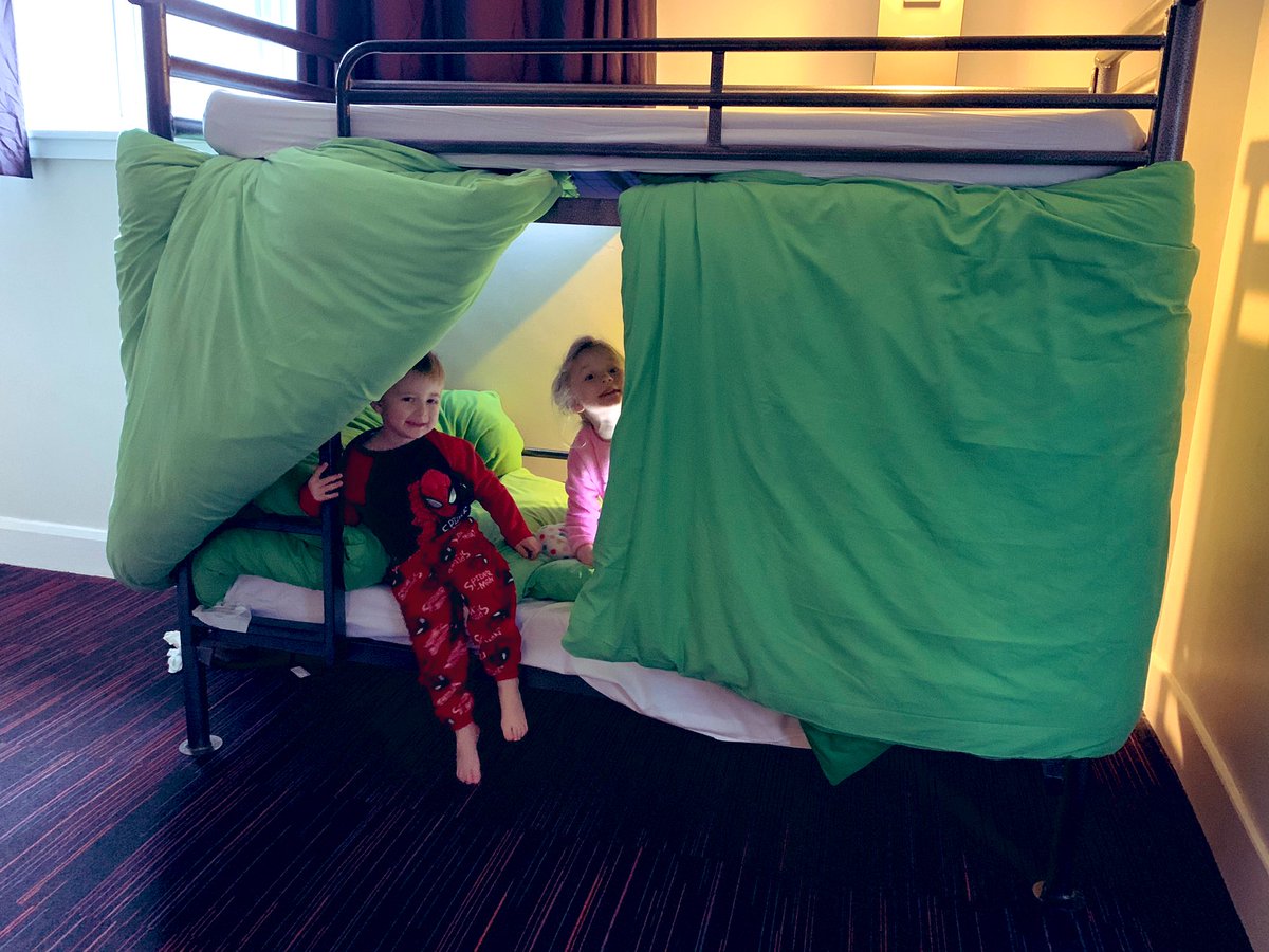 Lucy_Duszczak's tweet photo. Make a den for the kids! #hostelhacks @YHAOfficial https://t.co/qf0NEmEE7j