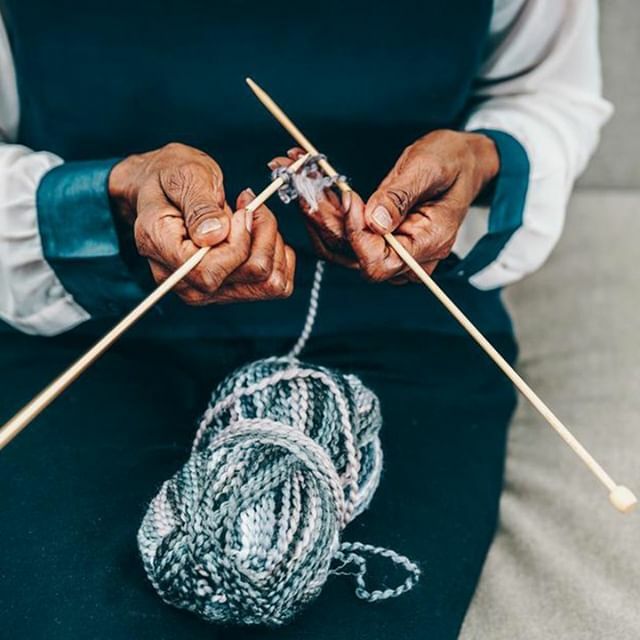 ohmypattern's tweet photo. 🎉Joyeuse fête à toutes les mamies couturières ou pas !
-
👩‍🦳Alors qui a appris à coudre avec sa grand-mère ?
-
#bonnefetemamie #fetedesgrandsmeres #mamiecouture #amour #coutureaddict #famille https://t.co/jszZYIMkiI https://t.co/usgcN7Cd8m