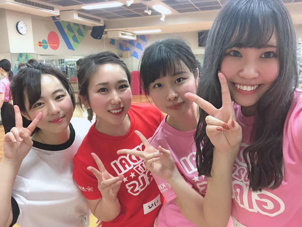 kindaigirls's tweet photo. こんにちは🌞今日から３月ですね🎎

新型コロナウイルスの影響で、入学式は配信という形になってしまいましたが、KINDAI GIRLSは全力で練習中です🔥

一昨日から３日連続でレッスン頑張りました❗️

#春から近大 #近畿大学 #近大入学式 #つんく♂ さん　#ダンス https://t.co/3cCsN6xKOZ