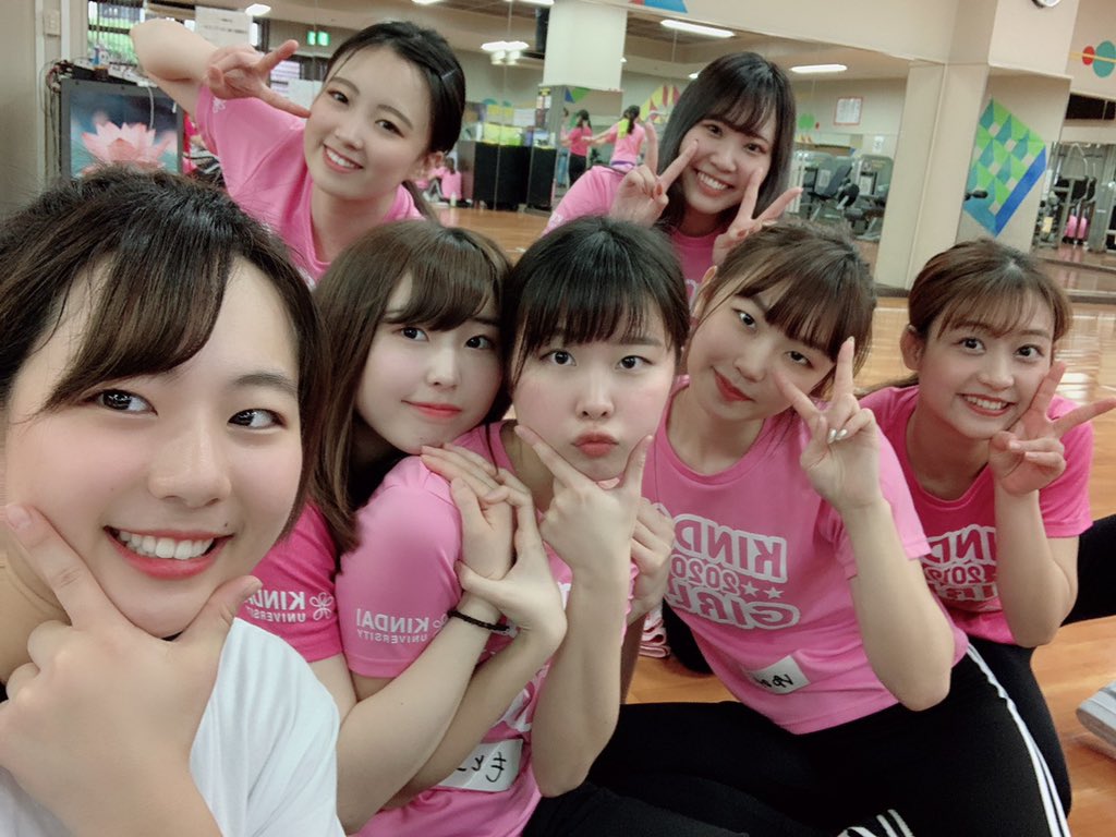 kindaigirls's tweet photo. こんにちは🌞今日から３月ですね🎎

新型コロナウイルスの影響で、入学式は配信という形になってしまいましたが、KINDAI GIRLSは全力で練習中です🔥

一昨日から３日連続でレッスン頑張りました❗️

#春から近大 #近畿大学 #近大入学式 #つんく♂ さん　#ダンス https://t.co/3cCsN6xKOZ