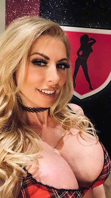 Thank you boys! Another naughty night done 😁 @BabestationTV https://t.co/eTaWaQMJX3<a class="tags" href="/tag/babestationtv">@babestationtv</a>