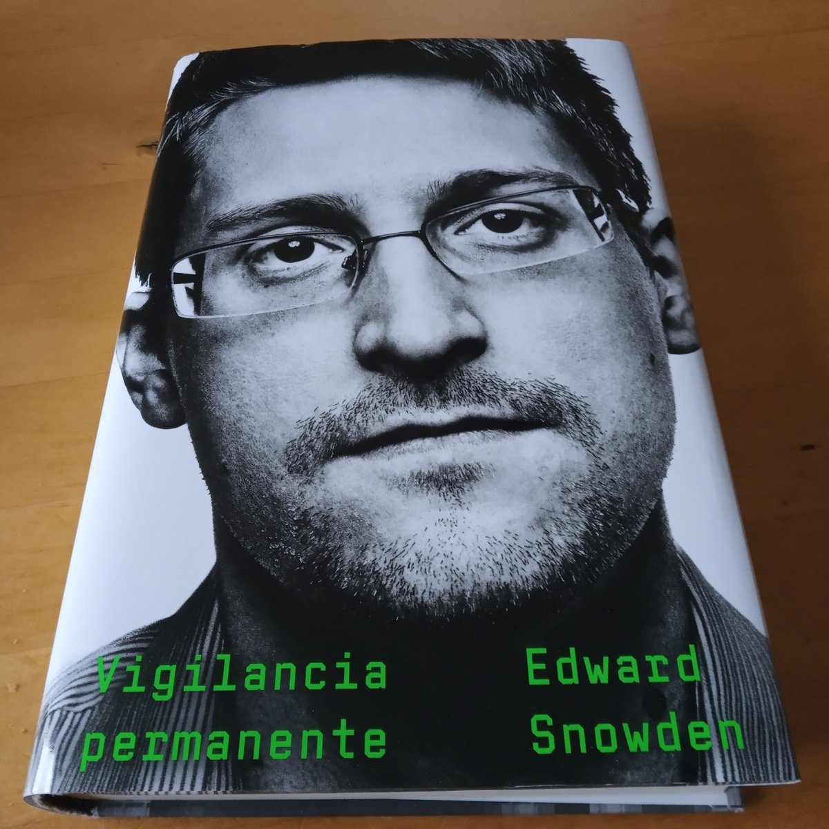 dperarnaud's tweet photo. Mi cliente acaba de reemplazar #WhatsApp  por #Sametime @HCLDigital on premise.

Y acabó de leer el libro de E.Snowden...

Temas importantes en empresa: #Seguridad #Privacidad #Confidencialidad

#dominoforever https://t.co/N869Ucw4bF