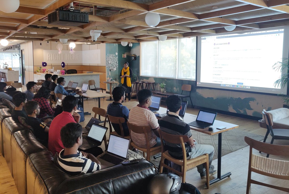 yashrajnayak's tweet image. And we&apos;re live with #SASS Learning Jam here in Bangalore!! @hellonehha from @jslovers_del is demystifying SASS step by step 🔥

@progateEN #Code2Success #progatelearningjam #webdevelopment